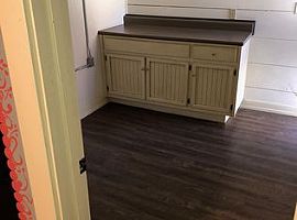 706 Flora St, Prescott, Az 86301 3 Beds 2 Baths 1,350 Sqft in Prescott, AZ (Photo 8 of 11)