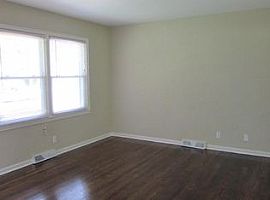 15607 E 35th St S, Independence, Mo 64055 3 Beds 1 Bath -- Sqft in Independence, MO (Photo 4 of 8)
