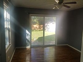 1327 S Pennsylvania Ave, Springfield, Mo 65807 3 Beds 2 Baths 1 in Springfield, MO (Photo 5 of 8)