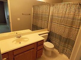 2315 Cunningham Dr, Pearland, Tx 77581 3 Beds 2 Baths 1,696 Sqf in Pearland, TX (Photo 10 of 11)