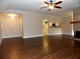 2315 Cunningham Dr, Pearland, Tx 77581 3 Beds 2 Baths 1,696 Sqf in Pearland, TX (Photo 3 of 11)