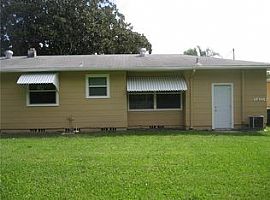 120 K St, Clearwater, Fl 33759 2 Beds 2 Baths 996 Sqft in Clearwater, FL (Photo 3 of 8)