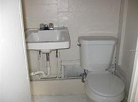 120 K St, Clearwater, Fl 33759 2 Beds 2 Baths 996 Sqft in Clearwater, FL (Photo 6 of 8)