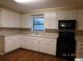 590 Gruene Rd, New Braunfels, Tx in New Braunfels, TX (Photo 10 of 12)