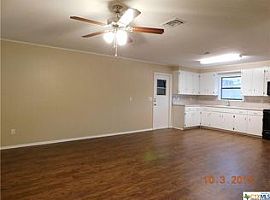 590 Gruene Rd, New Braunfels, Tx in New Braunfels, TX (Photo 6 of 12)