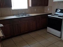 Quiet Neighborhood Near Interstate and Shopping  in New Orleans, LA (Photo 5 of 7)