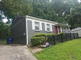 3 Beds 1 Bath in Atlanta, GA (Photo 3 of 5)