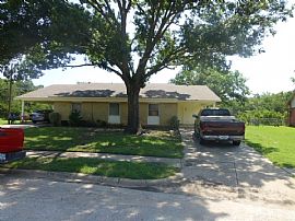 Charming 2 Bedroom Home $800/mo and $800 Deposit  in Garland, TX