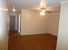 Charming 2 Bedroom Home $800/mo and $800 Deposit  in Garland, TX (Photo 2 of 4)