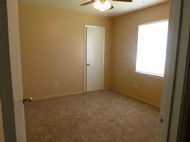Charming 2 Bedroom Home $800/mo and $800 Deposit  in Garland, TX (Photo 3 of 4)