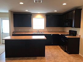 Charming 4 Bedroom Home $800/mo and $800 Deposit in San Antonio, TX (Photo 3 of 4)