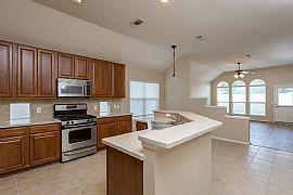 Charming 4 Bedroom Home $800/mo and $800 Deposit in Spring, TX (Photo 3 of 4)