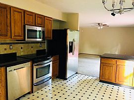 Charming 3 Bedroom Home $800/mo and $800 Deposit in Hilliard, OH (Photo 4 of 4)