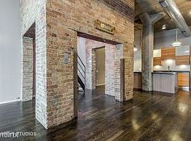 110 N Peoria St Chicago, Il in Chicago, IL (Photo 5 of 5)