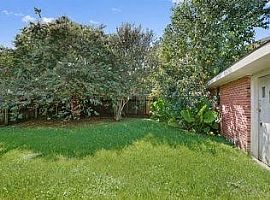 3 Bedroom Open Floor Plan  in New Orleans, LA (Photo 6 of 7)