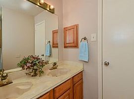 1811 Grassland Ct, Sugar Land, Tx 77478  in Sugar Land, TX (Photo 3 of 9)