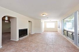 4 Bed Room with Swimming Pool at 882 Camellia Ct Plantation Fl  in Plantation, FL (Photo 2 of 6)