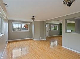 3719 S Ash St, Seattle, Wa 98103 3 Beds 2 Baths 1,282 Sqft in Seattle, WA (Photo 3 of 5)