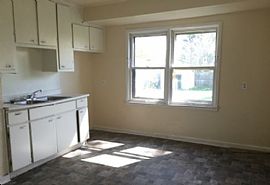 5122 N 47th St, Milwaukee, Wi 53218 3 Beds 1 Bath in Milwaukee, WI (Photo 4 of 5)