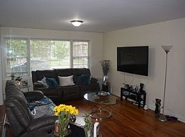 6549 N Whipple St, Chicago, Il 60645 3 Beds 2 Baths 1,125 Sqft in Chicago, IL (Photo 2 of 9)
