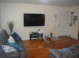 6549 N Whipple St, Chicago, Il 60645 3 Beds 2 Baths 1,125 Sqft in Chicago, IL (Photo 4 of 9)