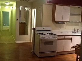 542 Charles St, Lockport, Il 60441 3 Beds 1 Bath 1,100 Sqft in Lockport, IL (Photo 8 of 12)