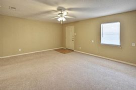 3bed 2baths in 2613 Larchmont Dr Mesquite  in Mesquite, TX (Photo 2 of 5)