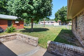 3bed 2baths in 2613 Larchmont Dr Mesquite  in Mesquite, TX (Photo 5 of 5)