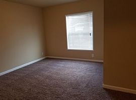 304 Lucky Ln, Reno, Nv 89502 in Reno, NV (Photo 5 of 8)