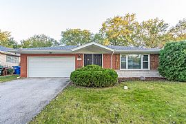 Newly Renovated 3bed 1.5 Baths in 1252 Thomas St Homewood Il in Homewood, IL