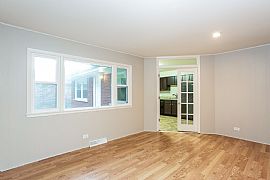 Newly Renovated 3bed 1.5 Baths in 1252 Thomas St Homewood Il in Homewood, IL (Photo 2 of 5)