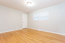 Newly Renovated 3bed 1.5 Baths in 1252 Thomas St Homewood Il in Homewood, IL (Photo 3 of 5)