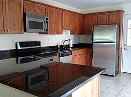 2 Beds 2 Baths in Annapolis, MD (Photo 2 of 8)