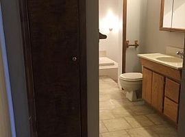 2 Beds 2 Baths in Annapolis, MD (Photo 5 of 8)