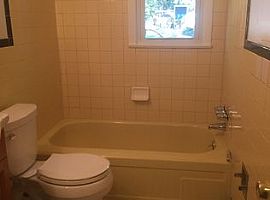 3 Beds 2 Baths in Riverdale, MD (Photo 4 of 6)
