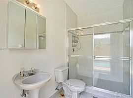 16301 Nw 77th Pl, Miami Lakes, Fl 33016 4 Beds 4.5 Baths 2,417  in Miami Lakes, FL (Photo 10 of 12)