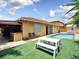 16301 Nw 77th Pl, Miami Lakes, Fl 33016 4 Beds 4.5 Baths 2,417  in Miami Lakes, FL (Photo 12 of 12)