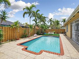 16301 Nw 77th Pl, Miami Lakes, Fl 33016 4 Beds 4.5 Baths 2,417  in Miami Lakes, FL (Photo 2 of 12)