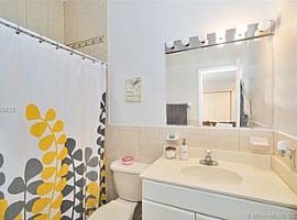 16301 Nw 77th Pl, Miami Lakes, Fl 33016 4 Beds 4.5 Baths 2,417  in Miami Lakes, FL (Photo 9 of 12)