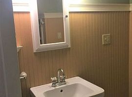 Charming 3 Bedroom Home in Parkersburg, WV (Photo 3 of 11)