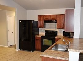 Nice Charming 3bed and 2bath in Oklahoma City, OK (Photo 3 of 5)