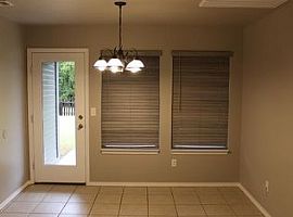 Nice Charming 3bed and 2bath in Oklahoma City, OK (Photo 4 of 5)