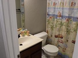 Nice Charming 3bed and 2bath in Oklahoma City, OK (Photo 5 of 5)