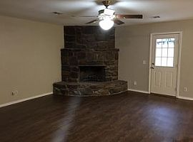 3bed 2bath in Broken Arrow, OK (Photo 3 of 5)