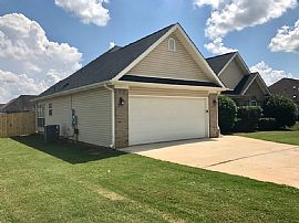 3 Beds 2 Baths 1,436 Sqft in Alabaster, AL (Photo 2 of 12)