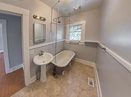 127 1/2 Keystone Ave, Reno, Nv 89503 in Reno, NV (Photo 6 of 7)