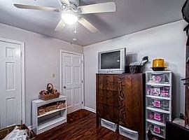 Bright, Spaciousne-Story Home in Lake Oaks in New Orleans, LA (Photo 10 of 11)