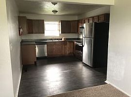 3bed 2 Bath in Lawrence, KS (Photo 3 of 5)