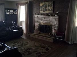 908 E Robinson St, Carson City, Nv 89701 in Carson City, NV (Photo 3 of 11)