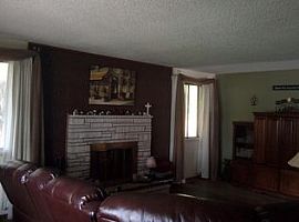 908 E Robinson St, Carson City, Nv 89701 in Carson City, NV (Photo 4 of 11)